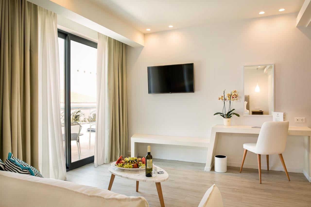 Samian Mare Hotel, Suites & Spa การ์โลวาซี ภายนอก รูปภาพ